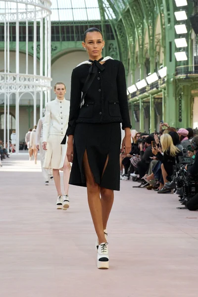 Look 19